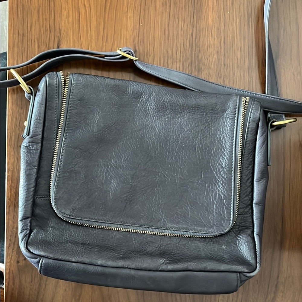 Osgoode Marley Unisex Leather Messenger Bag